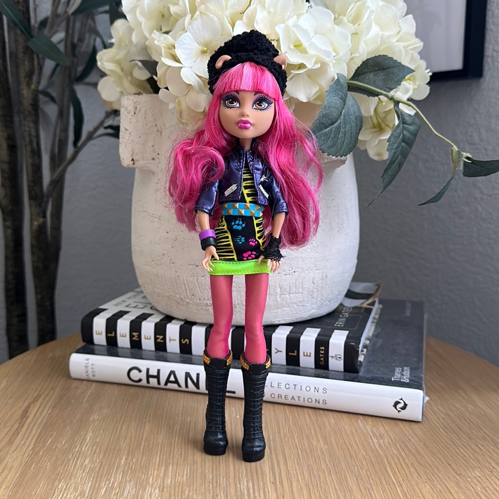 13 wishes howleen monster high doll
